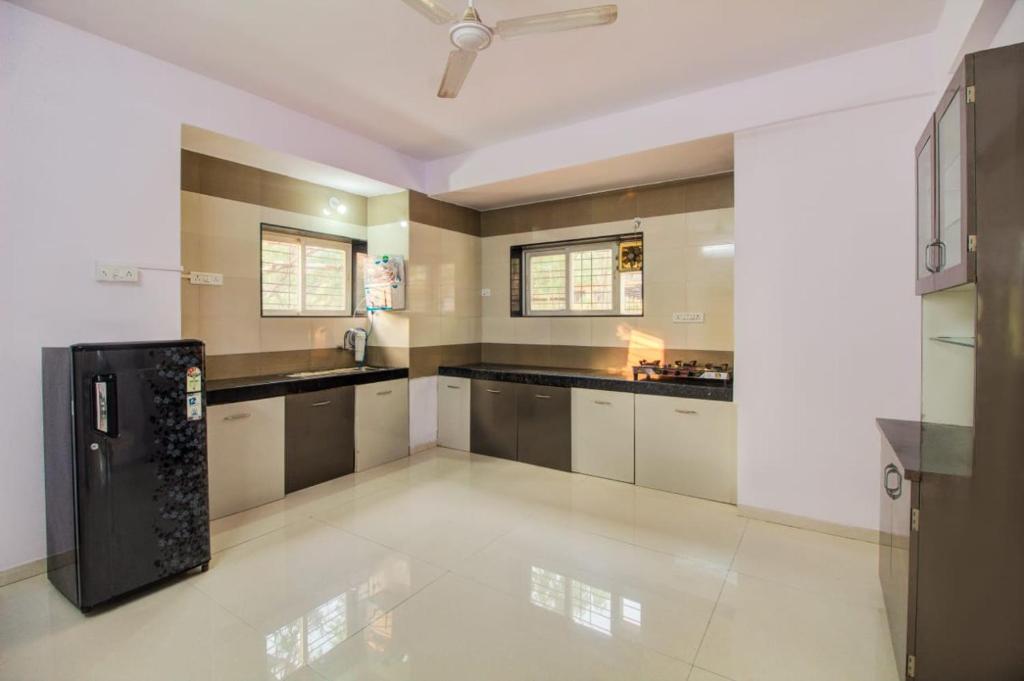 4BHK Non-AC ( mountain view) (Bungalow No - # 4c)