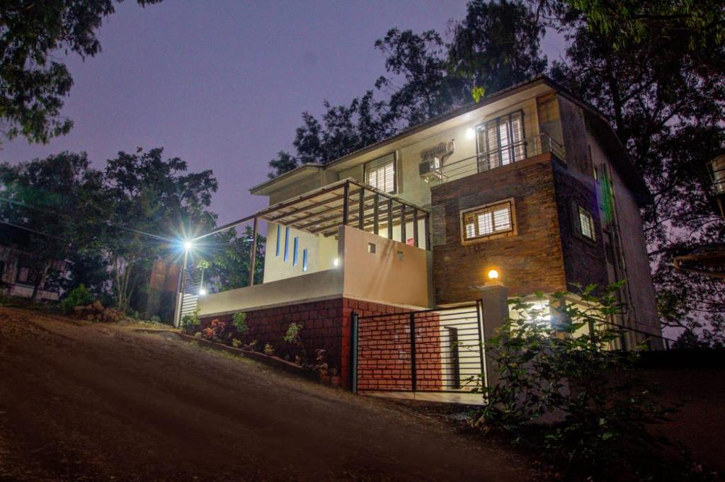 4BHK Non-AC ( mountain view) (Bungalow No - # 4c)