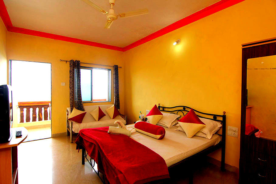 Koynanagar: Stay in Dam View Standard Room  + Campfire + All meals (Veg/Non-veg)