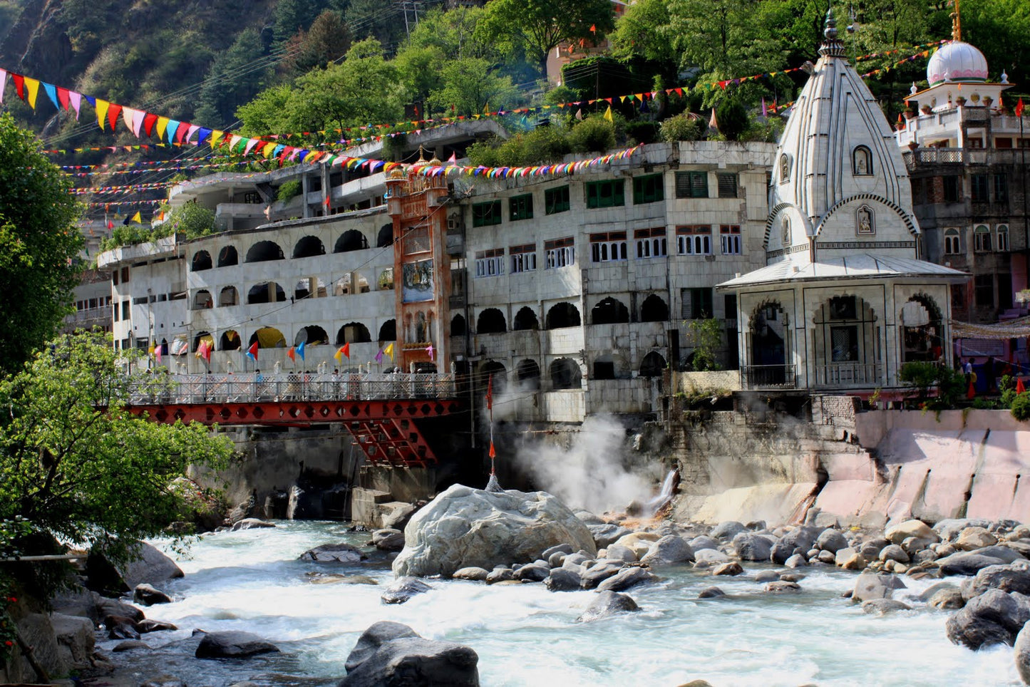 Kullu-Manali (4N/5D) (Delhi to Delhi): Stay in 3 Star Hotel, Sightseeing by Pvt. Car & More!