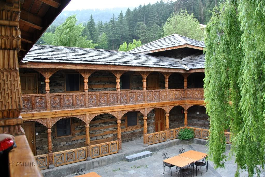 Kullu-Manali (4N/5D) (Delhi to Delhi): Stay in 3 Star Hotel, Sightseeing by Pvt. Car & More!